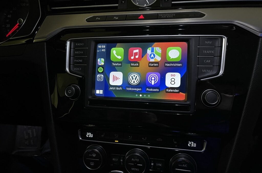 VW Passat B8 2016 Apple Car Play Aktivierung plus RadioDB Update und Navi-Update